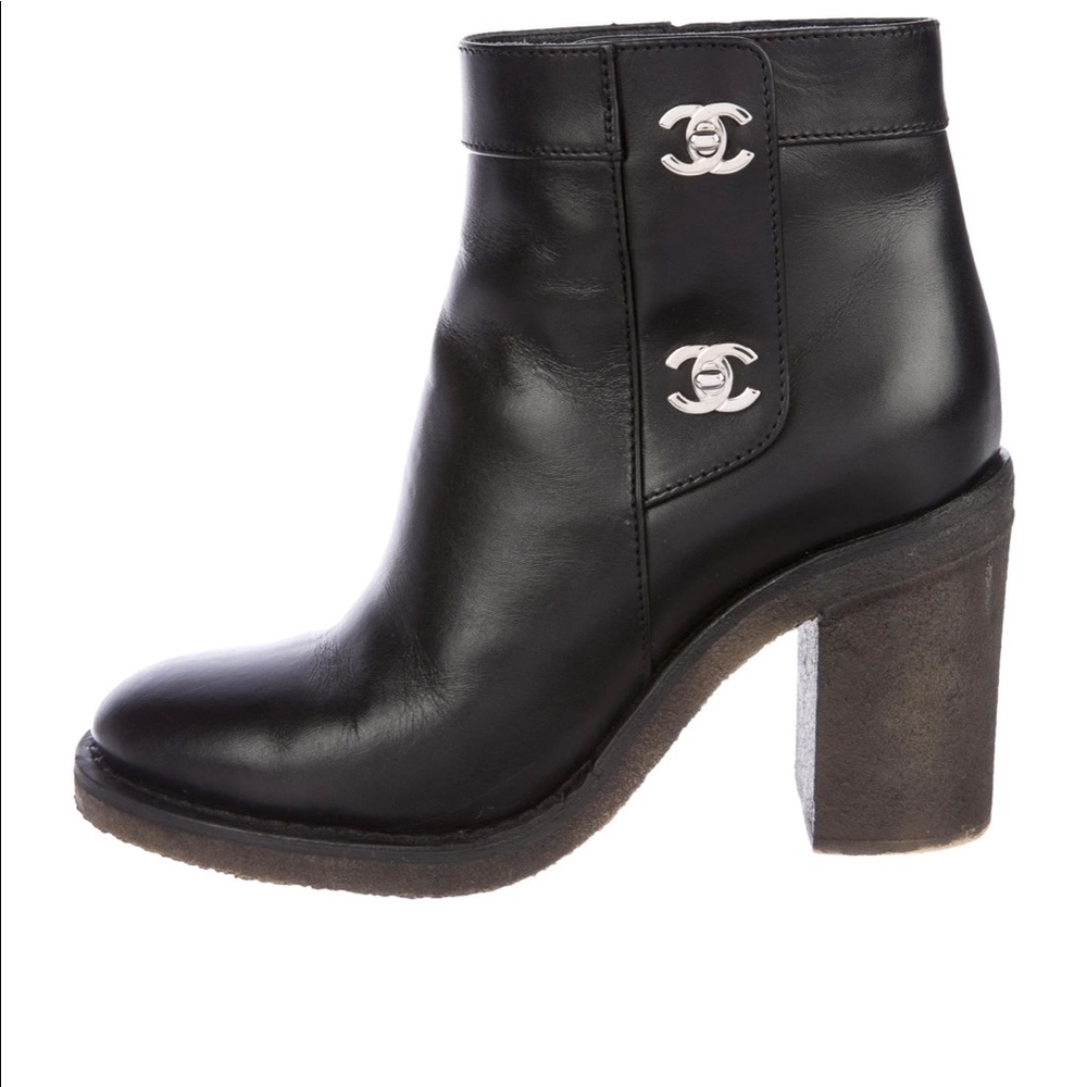 Chanel interlocking CC logo leather boots.size 8 | IT 38